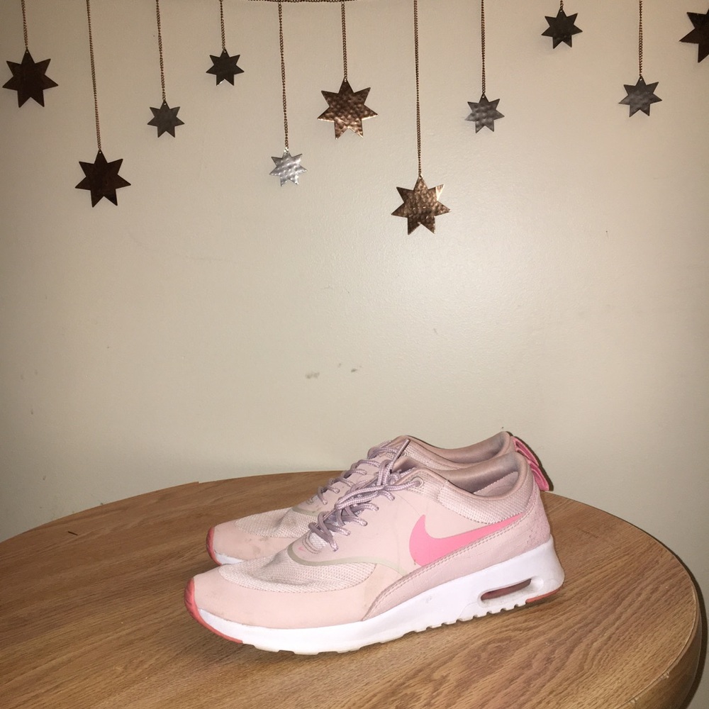 Nike Air Max Thea 🌸